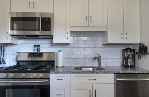 Piedmont Heights House | Lux Family Friendly Midtown Bungalow 2BR 2BA - Walk to Beltline!