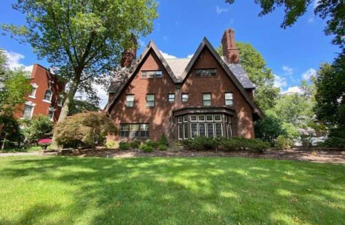 Cleveland Villa | Luxurious Mansion for Large Groups