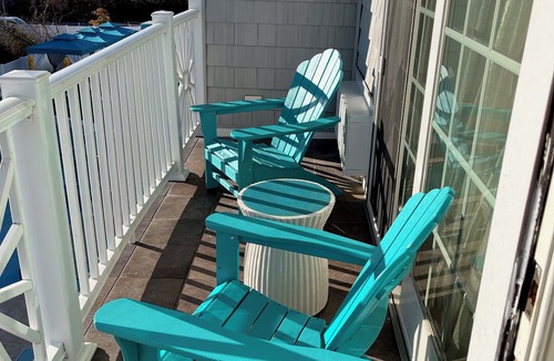 Hyannis Condo | Luxury Condo 3BR 3BA - Waterpark Passes Included! One summer week left.
