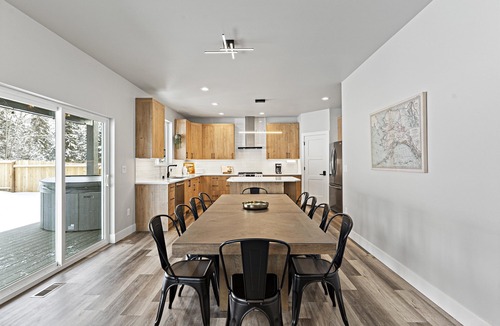 Abbott Loop House | Luxury home w/Private Hot Tub Close to airport, shopping, hiking, biking, skiing