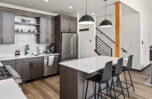 Ronald House | Luxury Modern Cabin with Forest Views