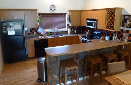 Big Sky House | Meadow Magic + FREE NIGHT! Spa, Gourmet Kitchen, 2 Free MTB's, 1hr2 Yellowstone