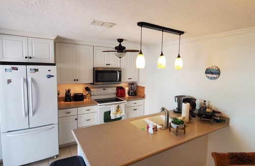 Melbourne Beach House | Melbourne Beach Paradise 2 bed 2 bath w Fitness, Pools, Fishing Pier, Pickleball