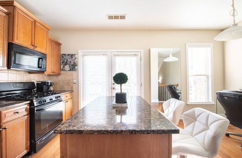 Atlantic Station Area House | Midtown/Atlantic Station 3 Bedroom Luxury Townhouse- Free Parking- Fast Wifi