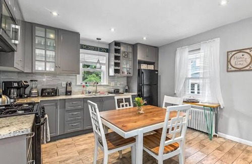 Milton House | Milton Retreat, 5 min to Boston ,major highways . Safe family neighborhood . 😀
