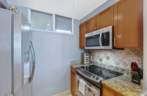 Honokowai Condo | Modern 1 bedroom suite. Ceiling to floor UNOBSTRUCTED ocean views!