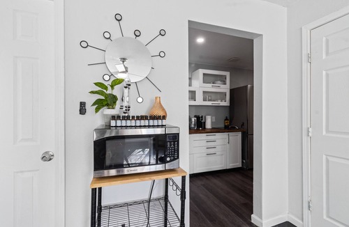 Franklin Park House | Modern 3bd/2ba Suite with Full Gym & Large Patio!