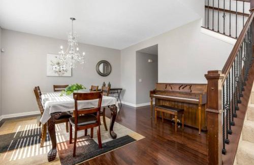Northeast Columbus House | Modern 4BR Columbus Home Near Airport