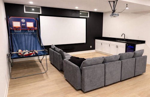 Olde Towne East House | Modern Columbus Retreat Hot Tub, Theater, Games, Sleeps 16+