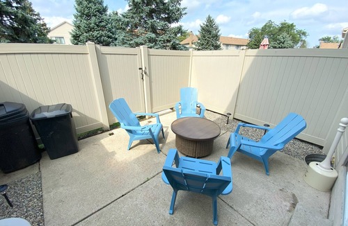 Dublin House | Modern & Cozy 2BR Townhouse