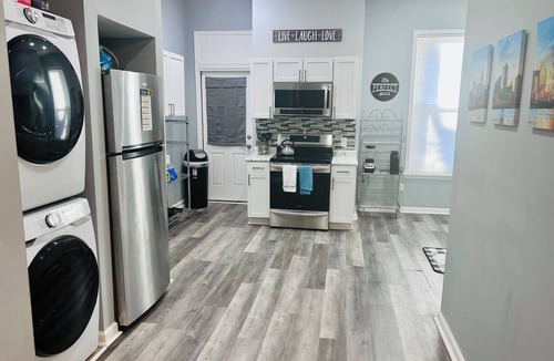 Mount Auburn House | Modern, Cozy, and Convenient 2-bedroom house in the heart of Cincinnati