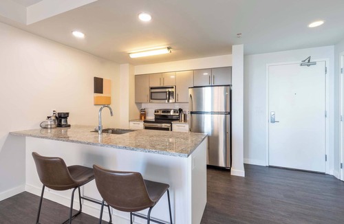 Seaport District Apartment | Modern Harbor Front Apartment