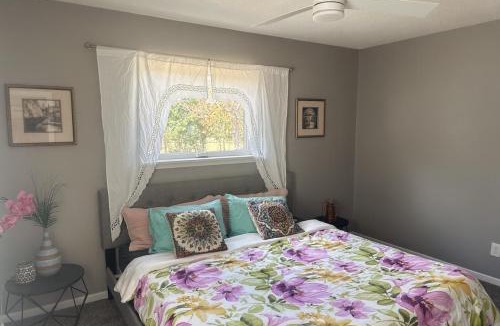 Copperas Cove House | MODERN LUX 3BR HOME - King Bed - 10 mins to FT HOOD - Fenced yard - Pets ok- Family friendly -LONG or SHORT TERM