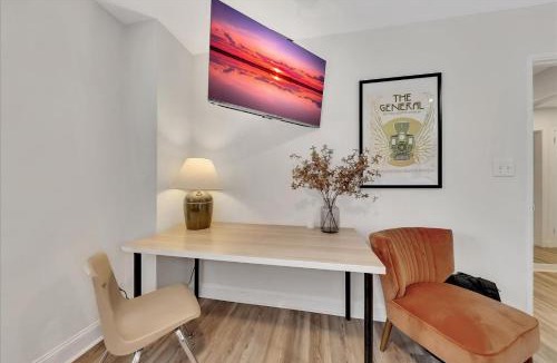 Downtown Atlanta House | Modern Twist In A Historic Building, Sleeps 6