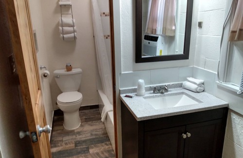 Bluff Hotel | Mokee Motel