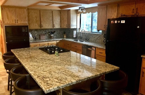 Steam Engine Meadows Cabin | Mountain Cabin Perfect for Families!