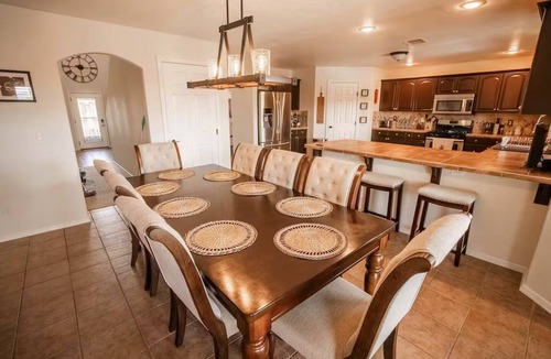 Las Cruces House | Mountain-view retreat near White Sands w/coffee lover’s bar. Fast WiFi!