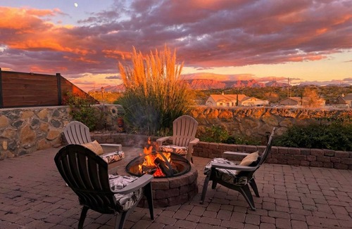 Las Cruces House | Mountain-view retreat near White Sands w/coffee lover’s bar. Fast WiFi!