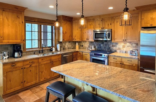 Cle Elum Apartment | Mtn-view Escape: Suncadia Condo w/At-home Comfort