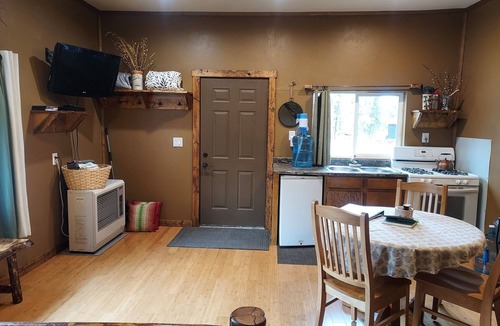Slana Cabin | National Park Stay: Immerse yourself in Alaska's biggest park with modern comforts and no crowds. Family-friendly, pets OK!
