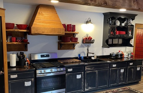 Bear Creek House | Nauti Otter Inn and Yurt Village