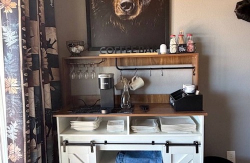 Navajo Dam House | Navajo Dam Cabin, River Front Fishing, Fully Equipped "Bear Cabin" Sleeps 1 - 6