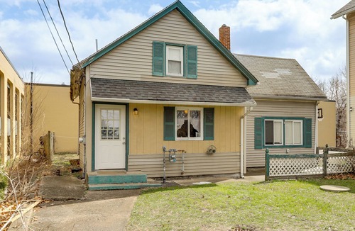 Attleboro House | Near I-95 & Rhode Island Border! Pet-Friendly Home