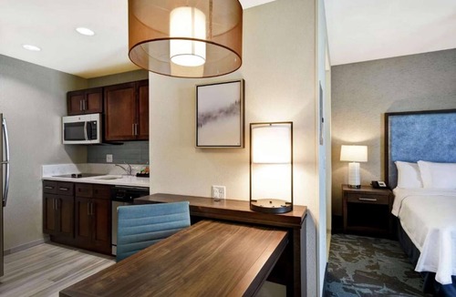 Salt Lake City Hotel | Near Salt Lake City Airport + Free Shuttle & Pool