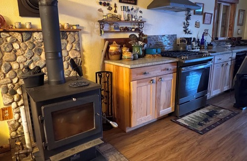 Ninilchik House | Nestled between Ninilchik and Deep Creek Rivers. 5 minutes from Cook Inlet
