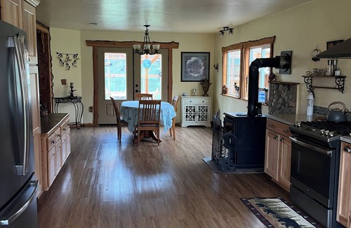 Ninilchik House | Nestled between Ninilchik and Deep Creek Rivers. 5 minutes from Cook Inlet