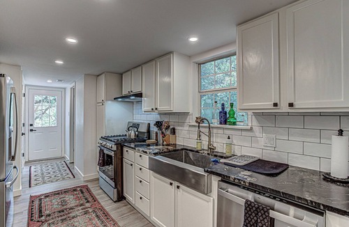 Lakeland Park House | New Lake Getaway I Sleeps 6 I Near Lake and Spa