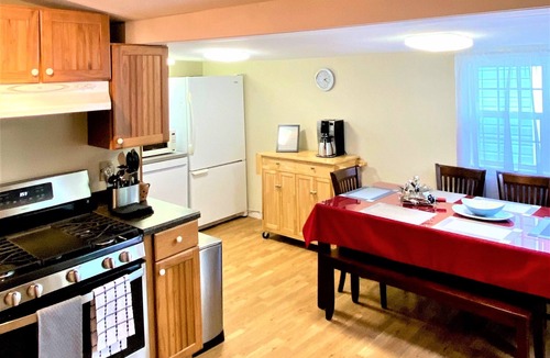 Saratoga Springs House | New Listing & Updates! Fully Remodeled Lake Home at Gorgeous Saratoga Lake!