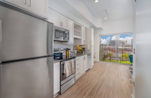 Sobro Condo | New luxurious - Upscale apt in downtown Nashville!