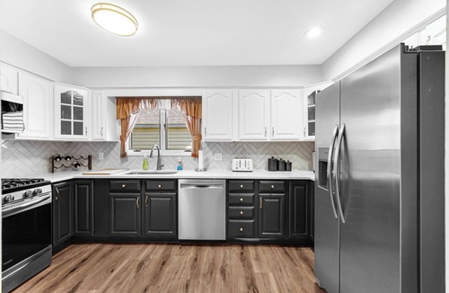 Bass Lake House | New! Sunset Shores: Lakefront home with private pier/huge fenced yard!