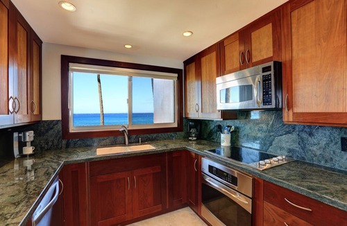 Kaanapali Condo | Oceanfront Corner Unit - #201 - Panoramic Ocean View - Over 180 "5" star reviews