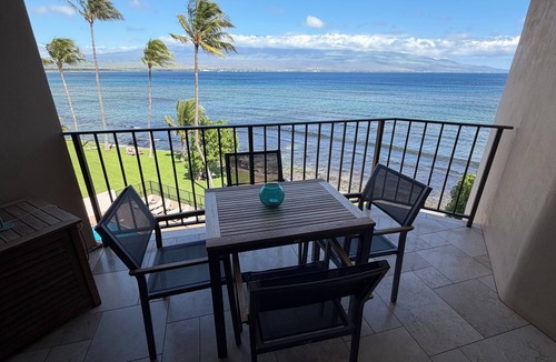 Maalaea Condo | OCEANFRONT SPECTACULAR CONDO-New Furnishings & Appliances - 60ft From the Water!