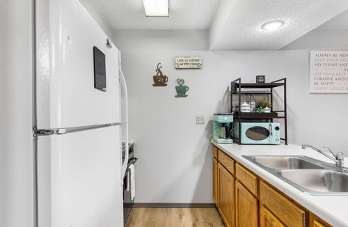 Notch Estates Condo | Ozark Fun - Cozy 2-bedroom 1 mile from SDC - Rest and Relax!