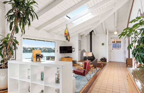 Stinson Beach House | Paddle, Relax, Repeat on Seadrift Lagoon