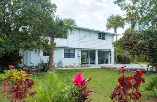 Melbourne Village House | PALM POINT: Oasis In The Heart Of Melbourne