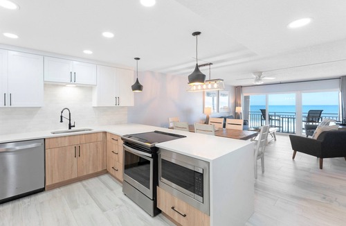 Satellite Beach Condo | Paradise Beach Club - Oceanfront and Penthouse Deluxe Condos with Heated Pool