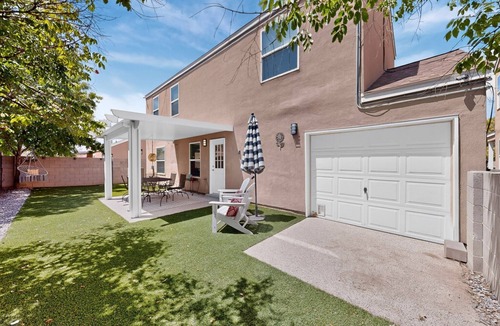 Tres Placitas House | Peaceful 3bd/2.5ba home w/yard, garage