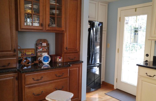 Hyannis Cottage | Peaceful. Family Friendly. Traditional Salt Box Central Air - w/Beach Pass