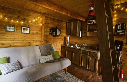 Seward Cabin | Pepper Creek Cabin at Granite Point