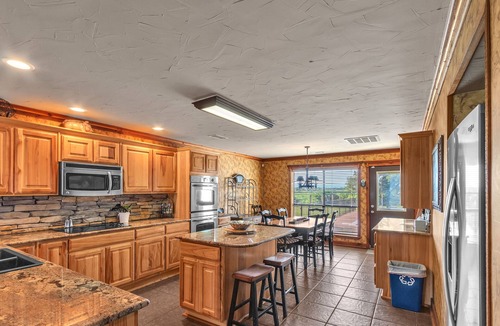 Palo Pinto County House | Perfect multi-family getaway close to Hells Gate and Bluff Creek Marina