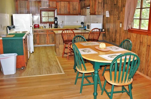 Cooper Landing Cabin | Pet-Friendly Cottage with a Wood-Burning Stove in Chugach National Forest, Alaska