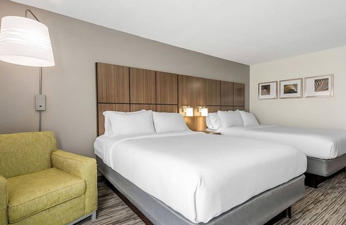 Tropic Hotel | Pet Friendly Spacious Suite Near I-95 | Pool + Free Parking | Near Indian River