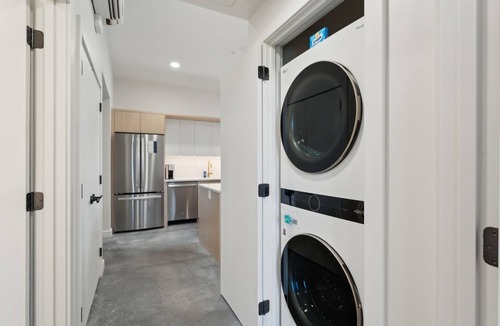 Rio Grande Apartment | Placemakr Salt Lake City Downtown, Apartments by Hilton