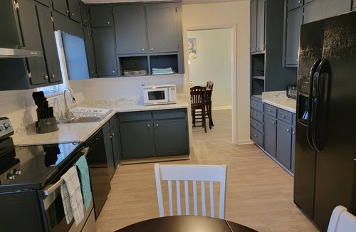 Stone Mountain House | Plenty of Space 35 Minutes From Atlanta Sleeps 20+
