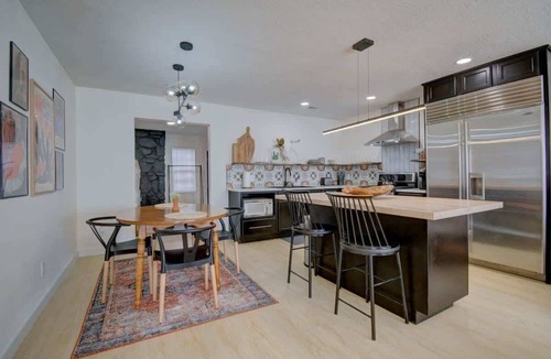 Barelas House | Prickly Pear@Cactus Flower+HOT TUB+No Pet Fee!
