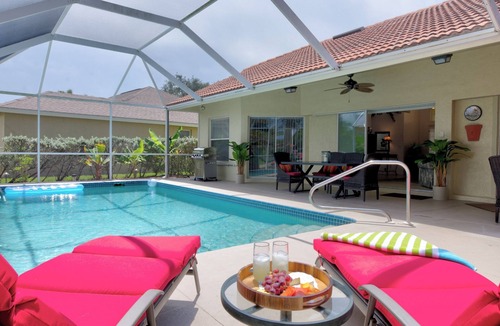 Central Naples House | Private Heated Pool Lakeside Luxury in Gated Briarwood Minutes to Beaches
